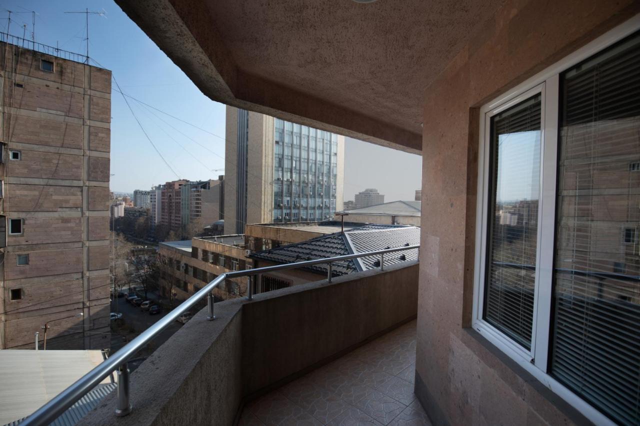 Ris Central Apartments Erivan Exterior foto